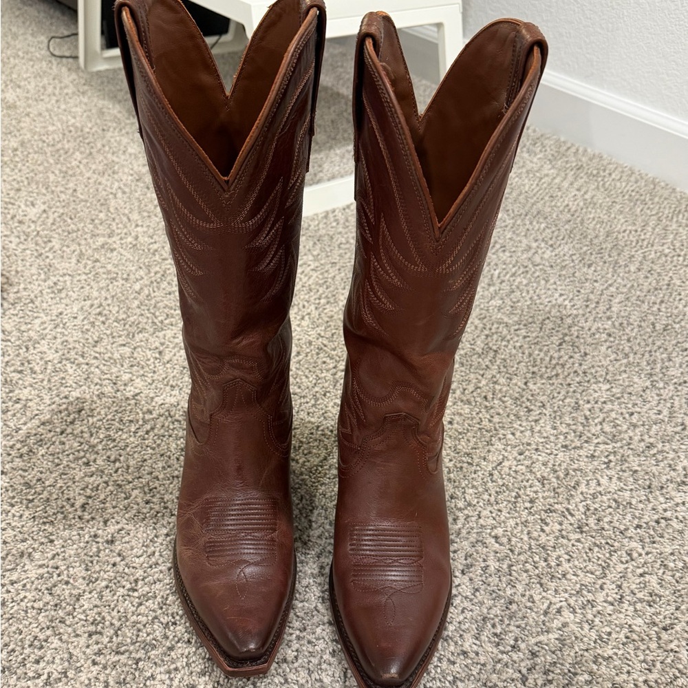 Tecovas Annie Sequoia Size 9 (LIKE NEW)